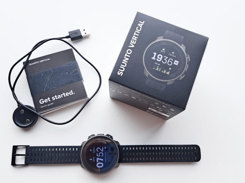 Zegarek sportowy z ładowaniem słonecznym i mapami offline. Test i recenzja Suunto Vertical Titanium Solar Black