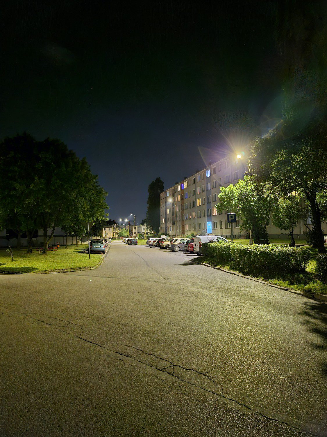 samsung galaxy z flip5 zdjęcie nocne ulicy tryb