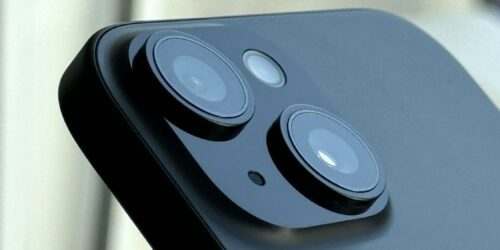 Wyspa z aparatami w iPhone 15