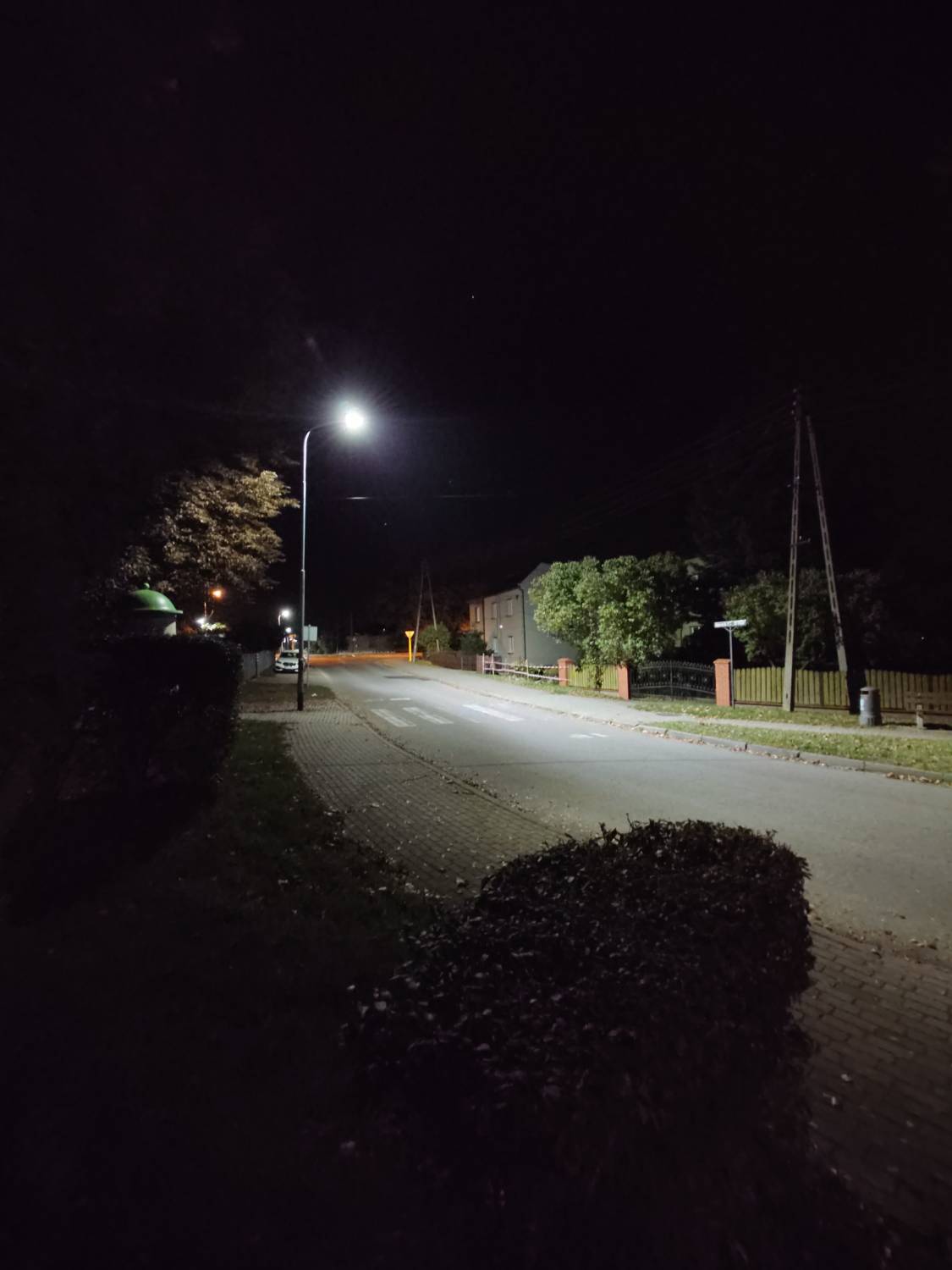 sony xperia 5v zdjęcie nocne drogi szeroki