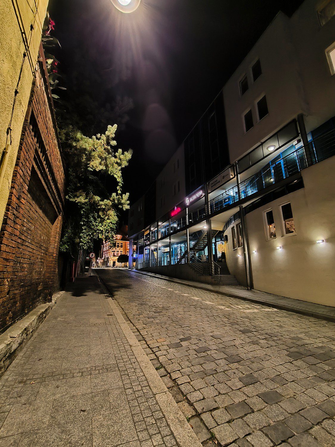 xiaomi 13t szeroki zdjęcie nocne drogi do rynku