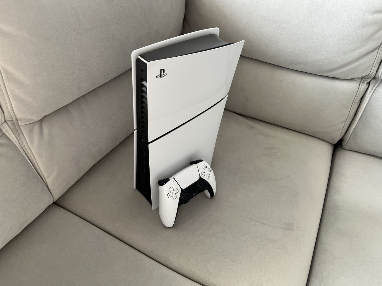 Test i recenzja PS5 Slim. Odchudzone PlayStation 5, ale czy bardziej ...