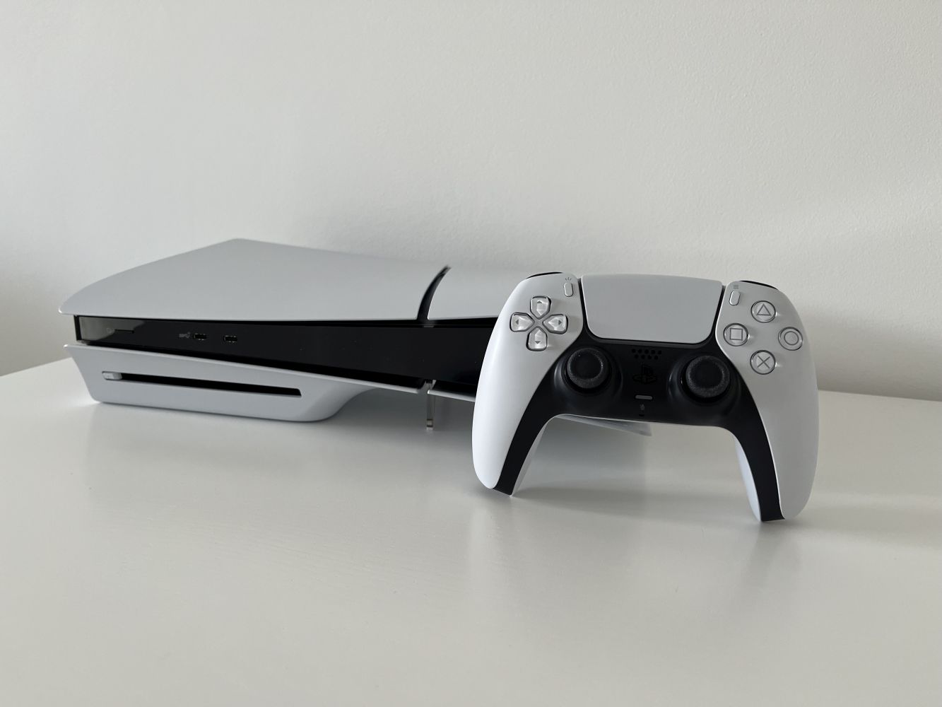 Test i recenzja PS5 Slim. Odchudzone PlayStation 5, ale czy bardziej ...