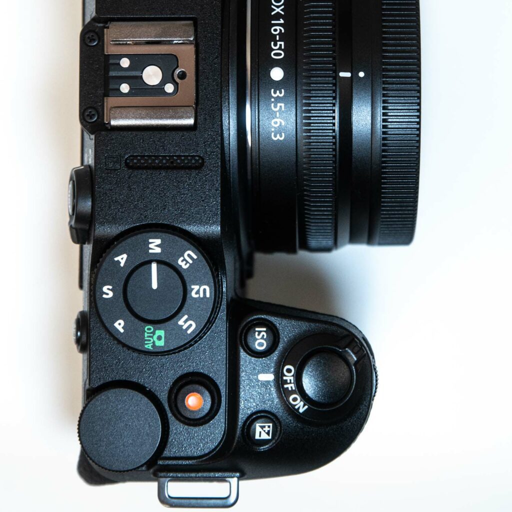 Górny panel Nikon Z30 16-50 mm VR