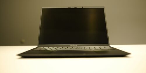 W pięknym ciele mocy wiele. Recenzja laptopa Asus Zenbook 14 OLED (UM3406HA)