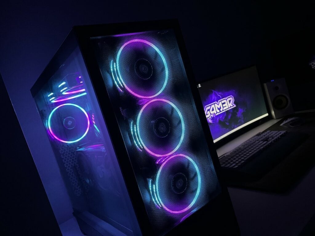 komputer g4m3r elite 2024 z podświetleniem
