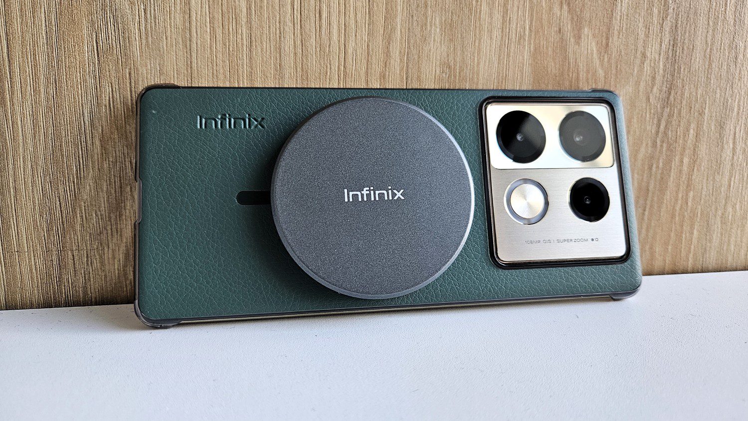 ładowanie bezprzewodowe infinix 40 pro