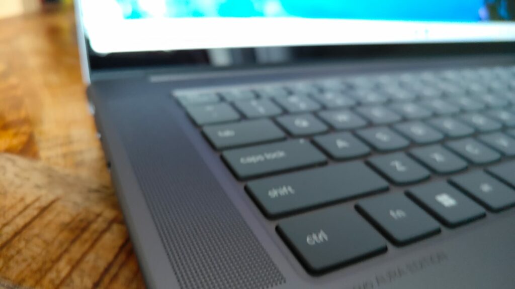 Lenovo Yoga Slim 7i Aura Edition