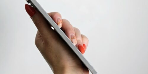 Samsung Galaxy S25 Edge – recenzja niebywale smukłego smartfona. Nowy trend czy chwilowa fanaberia?
