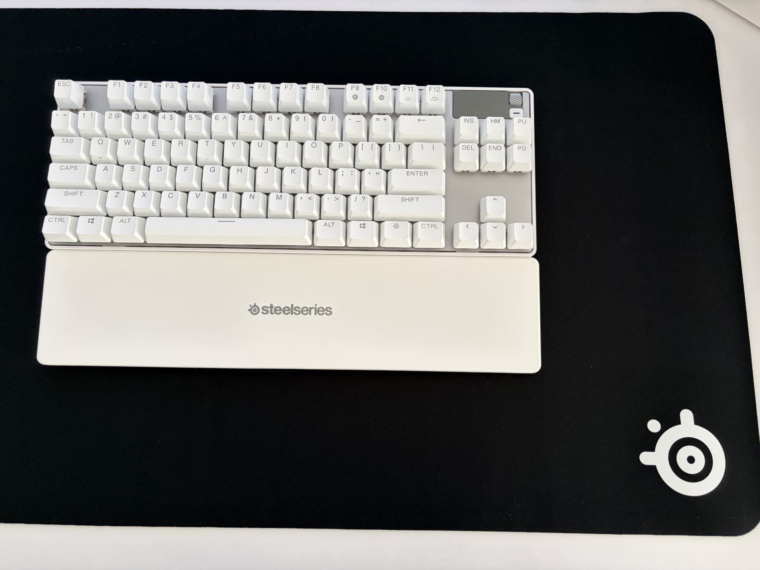 Recenzja SteelSeries Apex Pro TKL Gen 3. Czy magnetyczna klawiatura to game changer?