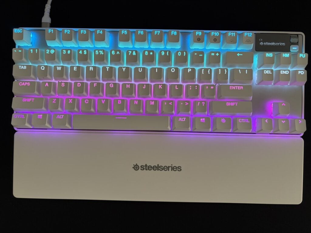 podświetlenie fioletowo-niebieskie w steelseries apex pro tkl gen 3