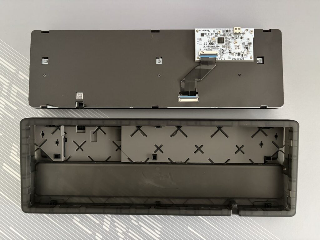 rozłożona klawiatura hyperx origins 2 65