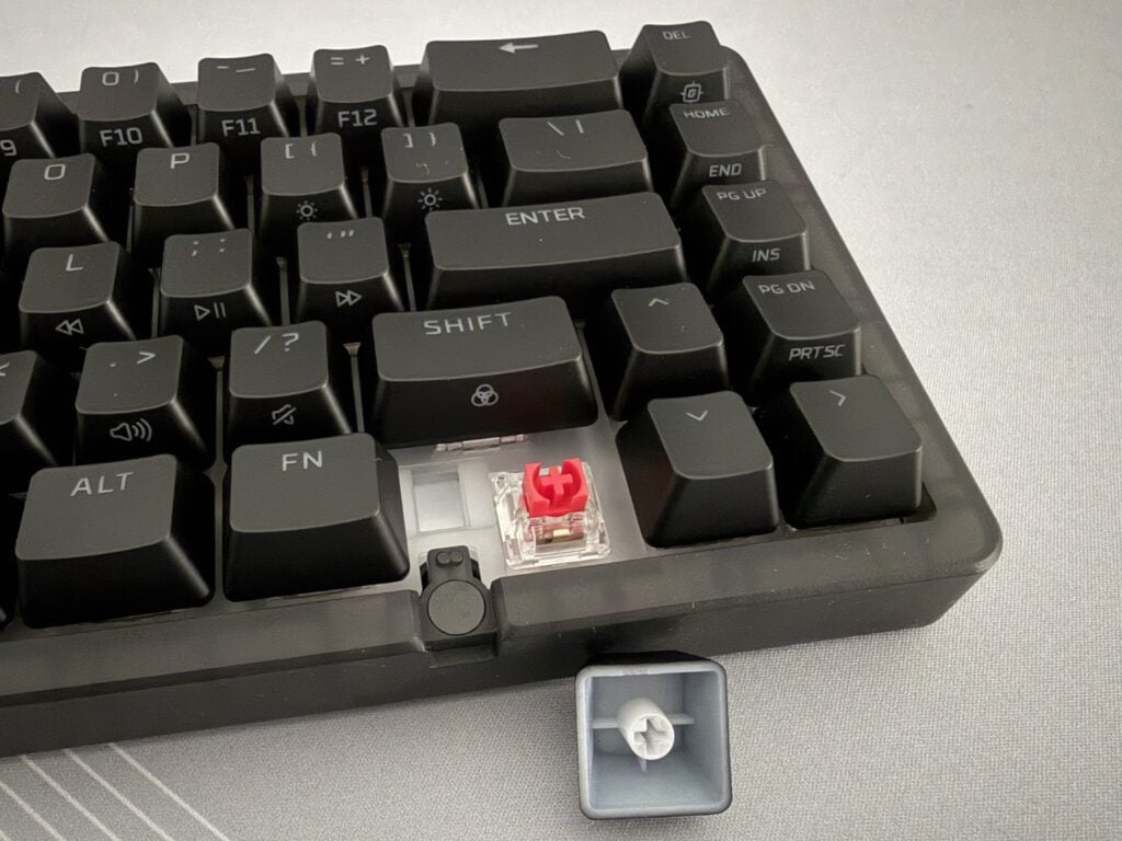 nasadka i przełącznik hyperx red linear w hyperx origins 2