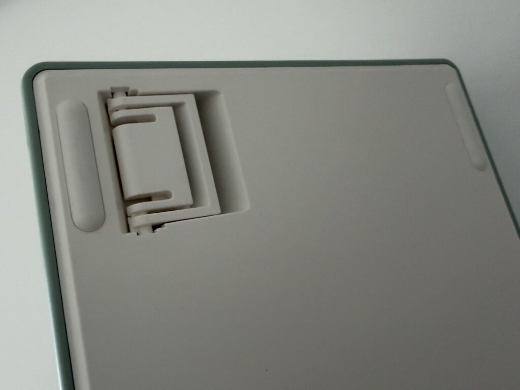 spód w klawiaturze royal kludge r75