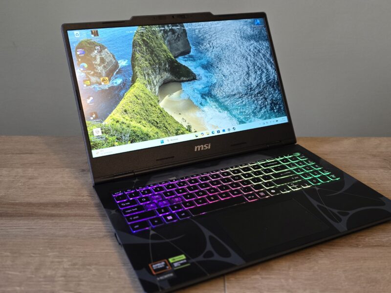 MSI Cyborg A15 AI – recenzja laptopa dla gracza. Efektowny wygląd, RTX 5050 i naprawdę solidna jakość wykonania
